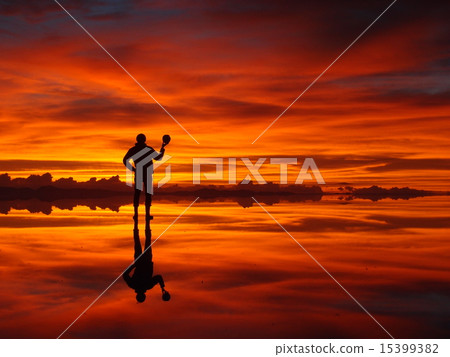 烏尤尼日出 15399382