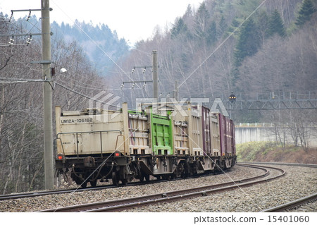在石橋線上運行的貨運列車 15401060