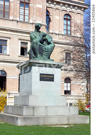 Statue of Bishop Strossmayer 15405664