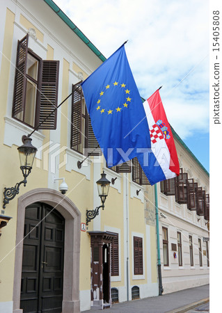 Two Flags 15405808