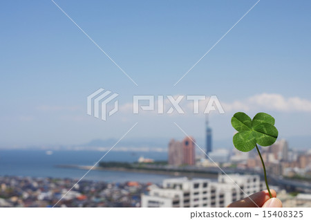 Four leaf clover and Fukuoka's hundred way seen from the west and Hakata bay 2015 Spring angle of view 50 mm 15408325