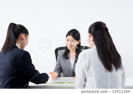 Tripartite meeting Tripartite meeting 15411104