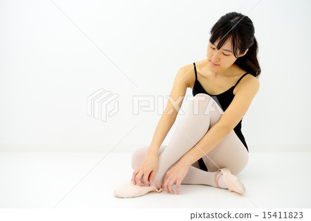 穿鞋 15411823