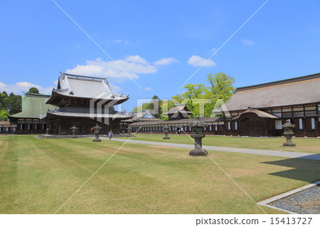 Zuuryuji Buddha temple 15413727