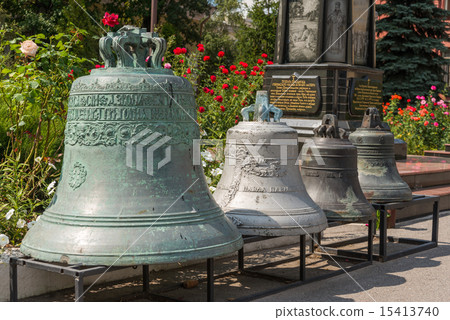 Bells 15413740
