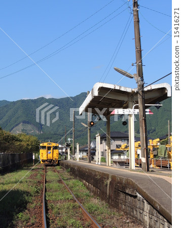JR Nichinan Line Unattended Station and Kiha 40 Series (Kitasato Station) 15416271