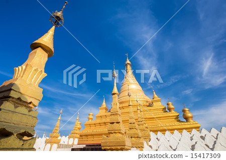 Golden Sandamuni Pagoda. Mandalay, Myanmar 15417309