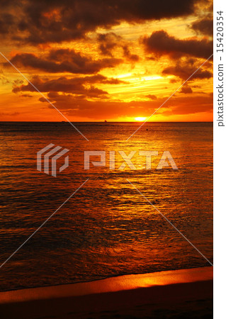 在威基基的日落 15420354