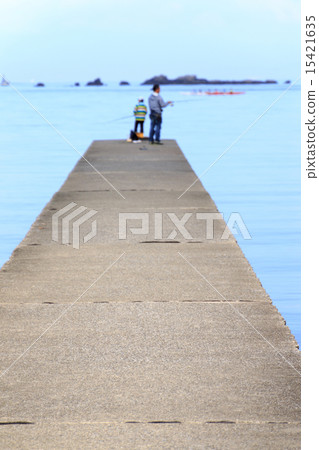 April at Akiya fishing port 15421635