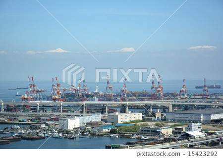 Gantry crane group of Honmoku wharf seen from marine tower 15423292