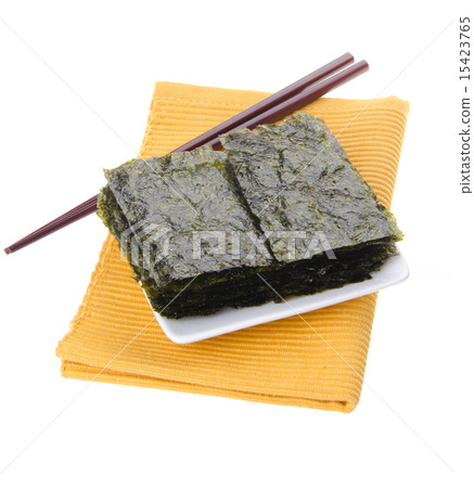 seaweed. dry seaweed on background 15423765