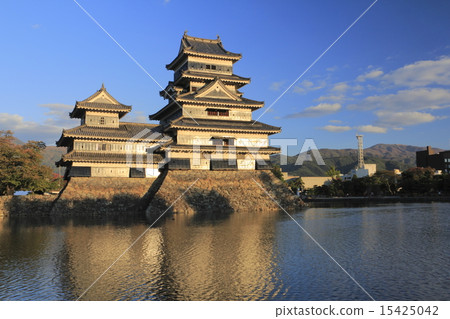 松本城堡的深秋 15425042