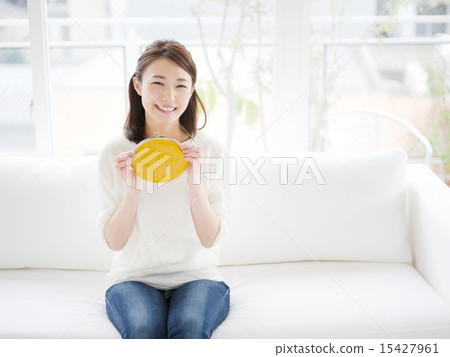 有錢包的一個少婦 有錢包的一個少婦 15427961