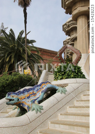 Guell公園紀念碑步台階的標誌 Guell公園紀念碑步台階的標誌 15428223