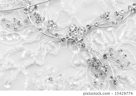 Shining jewel 15429774