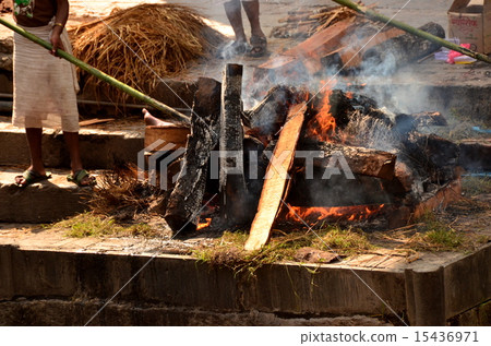 加德滿都火葬場景 15436971