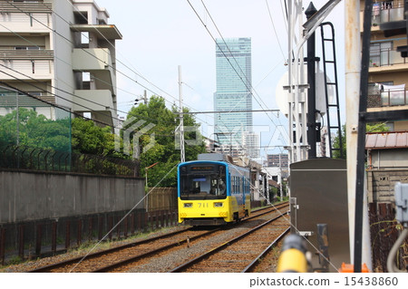 電車朝Aveno Harukasu方向行駛 15438860