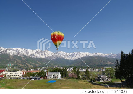Shinju Hakuba village tourist balloon 15440851