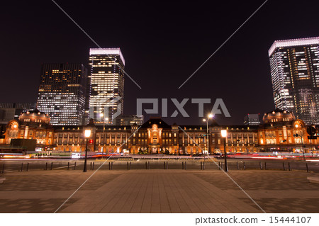 Tokyo Station Lighting Up 15444107