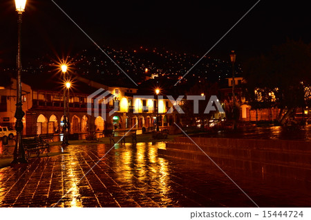 Rainy Armas Square 15444724