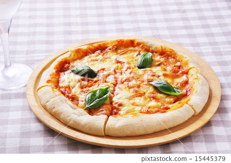 Pizza Margherita Pizza Margherita 15445379