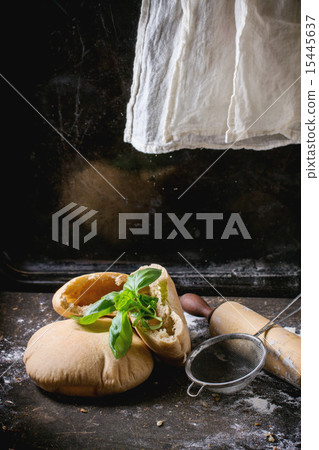 Pita bread Pita bread 15445637