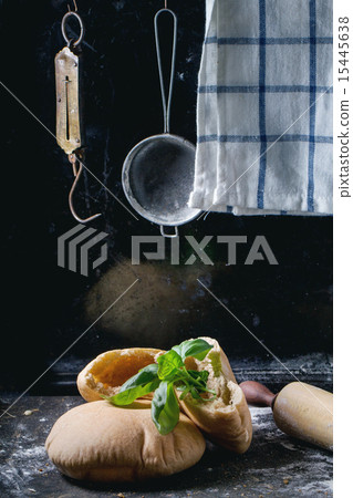 Pita bread 15445638