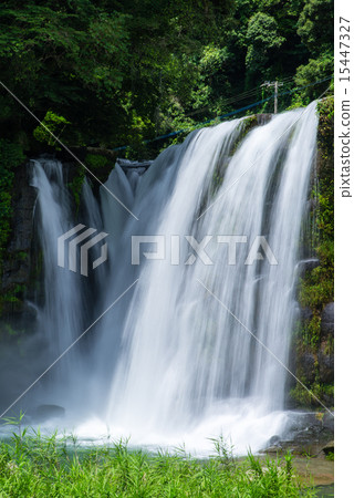 基里巴拉瀑布 15447327