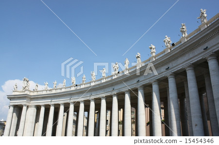 Sculptures lined up on St. Peter's Basilica 15454346