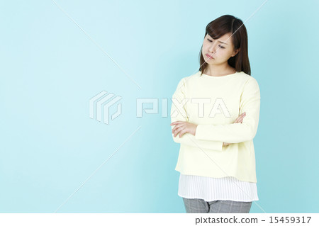 Thinking woman 15459317