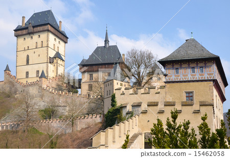 View of the castle Karlstejn 15462058