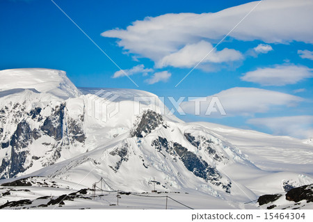 Beautiful snow-capped mountains 15464304
