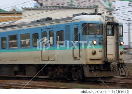 Shinetsu main line 115 series (follow shot) 15465626