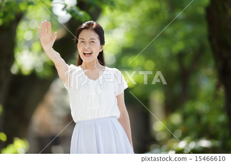 一個女人揮手 15466610