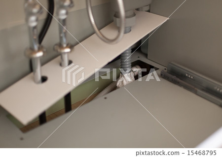 Measures against foul odors from under the sink Measures against foul odors from under the sink 15468795