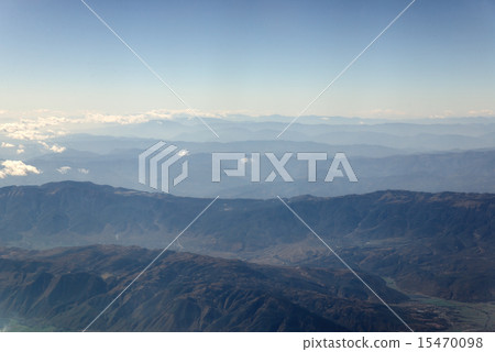 Hazy mountains background Hazy mountains background 15470098