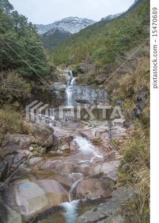 Snow Falls Snow Falls 15470689