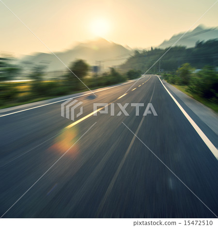 Mountain Highway 15472510