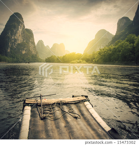 China Guilin Lijiang River rafting, beautiful river. China Guilin Lijiang River rafting, beautiful river. 15473302
