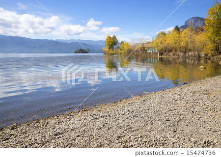 Beautiful blue lake, the lake in China 15474736