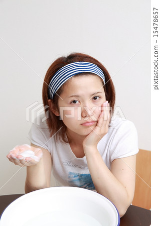 Washing face 15478657
