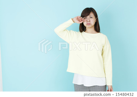 A woman who is about to cry 15480432