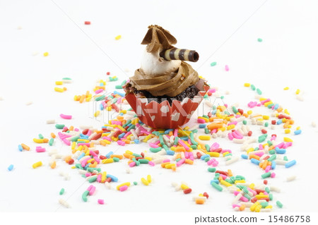 Cupcake cup cake on sugar sprinkle 15486758