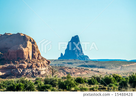El Capitan Peak just north of Kayenta  15488428