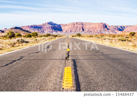 descending into Monument Valley at Utah   15488437