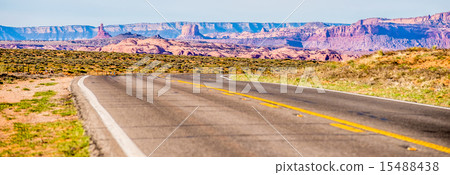 descending into Monument Valley at Utah   15488438