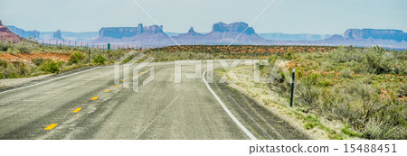 descending into Monument Valley at Utah   15488451