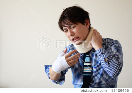 一名男性（Viskasi傷害公司員工受薪男子病人受傷頸椎顏色扭傷頸椎扭傷鞭打） 15489466