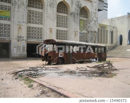 Bangladesh Dhaka waste train? 15490371
