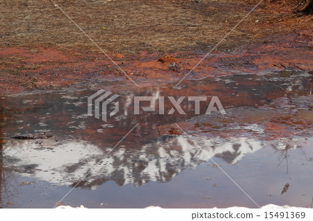 Hodaka山脈反映在Tashiroke Hodaka山脈反映在Tashiroke 15491369